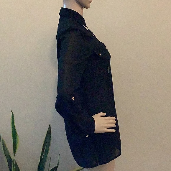 byguess t-shirt🖤 - Picture 2 of 9